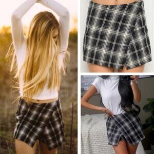 BRANDY MELVILLE Asymmetrical Plaid Skort Skirt Size Small